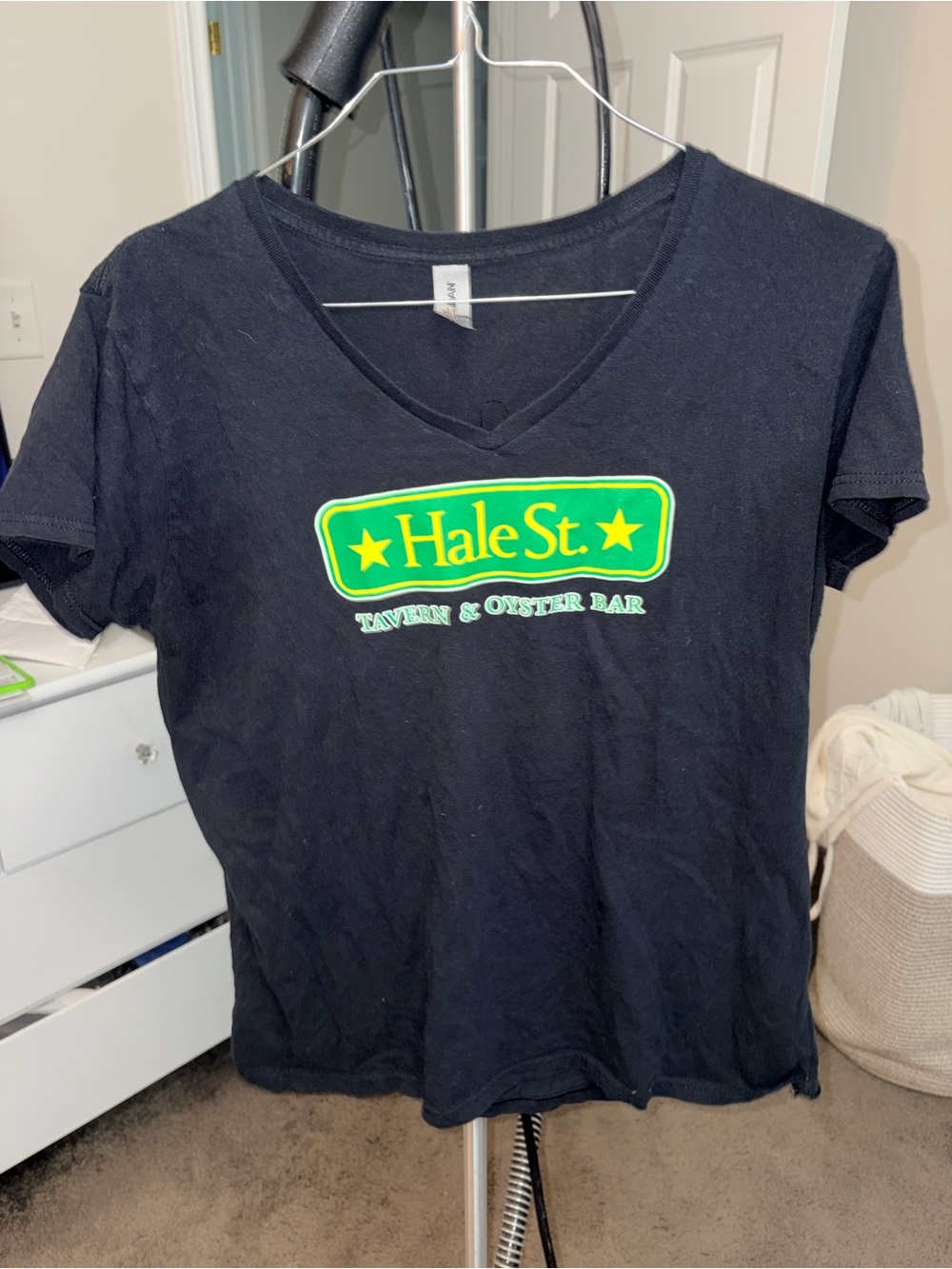 Hale Street Tavern and Oyster Bar Short Sleeve tee